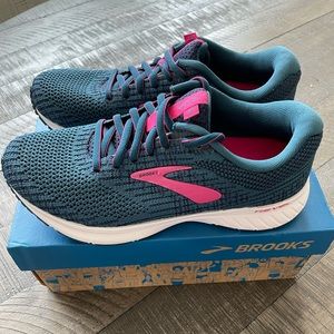 ⭐️ Brand New ⭐️ Brooks Revel 3 Shoes